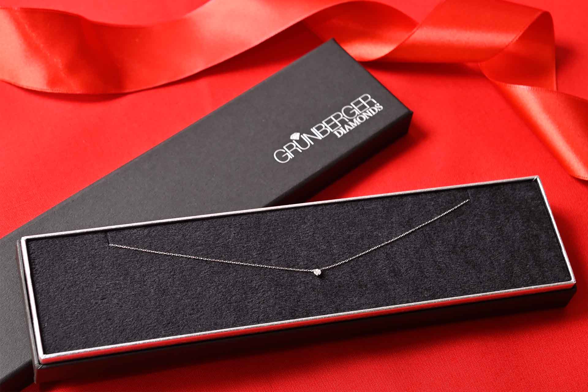 DIYARTHの「Pt950 H＆C ダイヤモンドネックレス」のイメージ画像